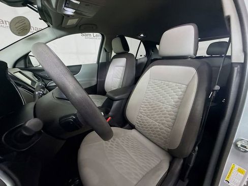 Used 2019 Chevrolet Equinox LS w/ LS Convenience Package image 21