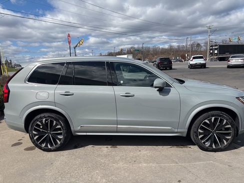 Used 2025 Volvo XC90 B6 Plus image 5