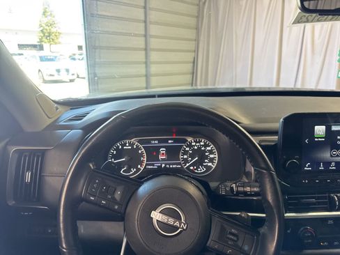 Used 2024 Nissan Pathfinder SL w/ SL Premium Package FWD image 24