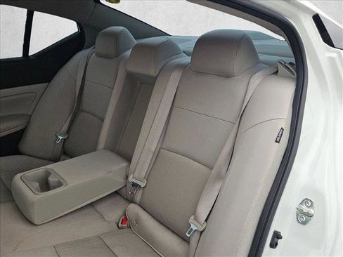 Used 2019 Nissan Altima 2.5 SV image 14