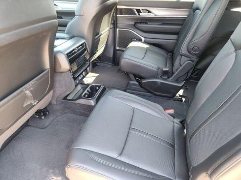 New 2026 Jeep Grand Wagoneer 4WD image 19