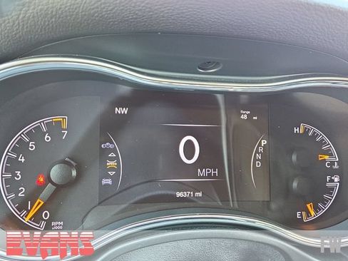Used 2019 Jeep Grand Cherokee Limited AWD/4WD image 5