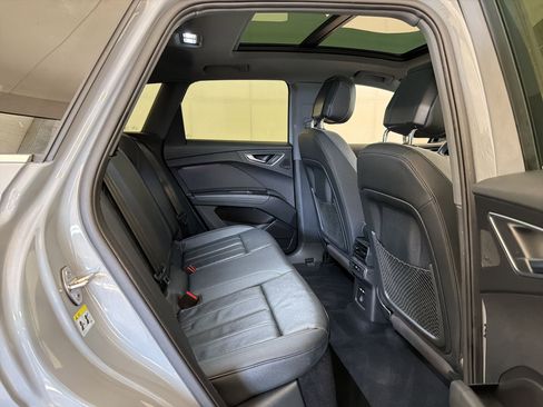 Used 2023 Audi Q4 e-tron Premium Plus w/ Premium Plus image 28