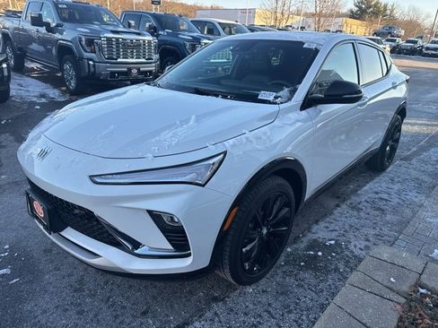 Used 2024 Buick Envista Sport Touring w/ Convenience I Package image 3