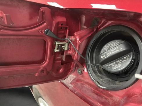 Used 2016 Toyota Camry LE w/ Protection Package (Q2) FWD image 27