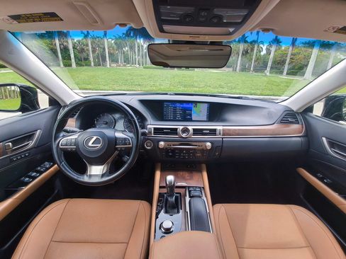 Used 2017 Lexus GS 350 w/ Preferred Accessory Package RWD image 24