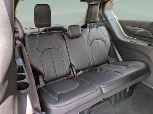 New 2026 Chrysler Voyager LX image 14