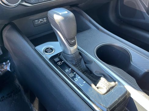 Used 2025 Nissan Altima 2.5 SV FWD image 37