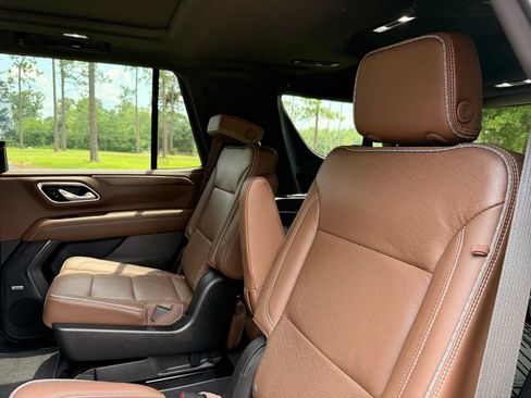Used 2021 Chevrolet Tahoe High Country w/ Premium Package RWD image 30