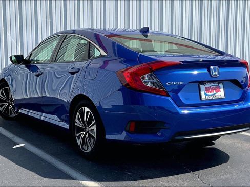 Used 2018 Honda Civic EX-T image 9