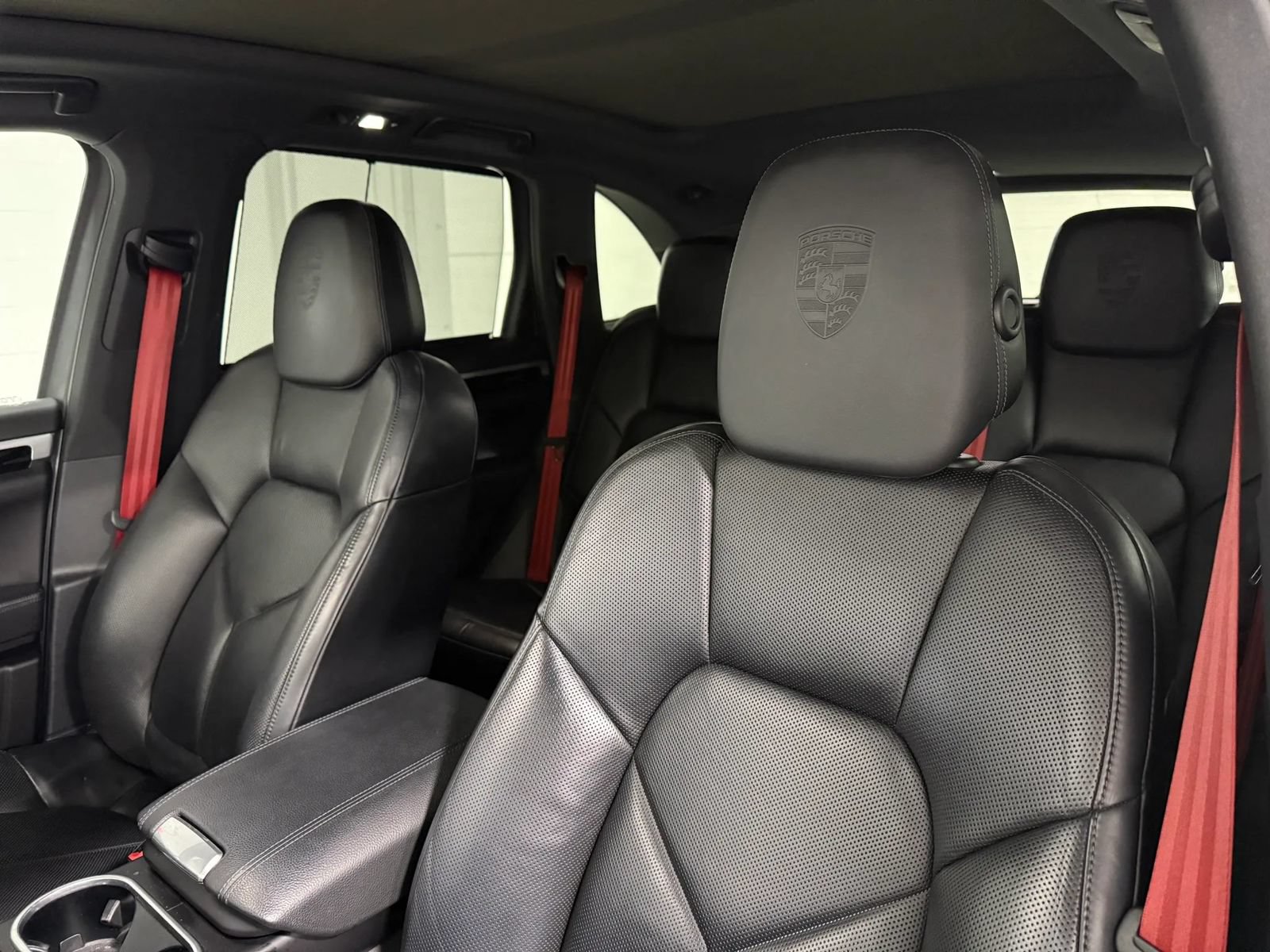 Used 2018 Porsche Cayenne Platinum Edition AWD/4WD image 4