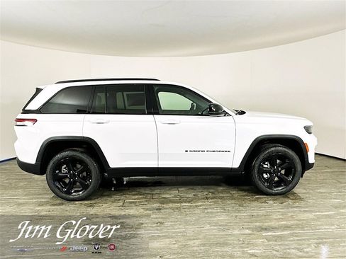 New 2025 Jeep Grand Cherokee Limited w/ Black Appearance Package image 5
