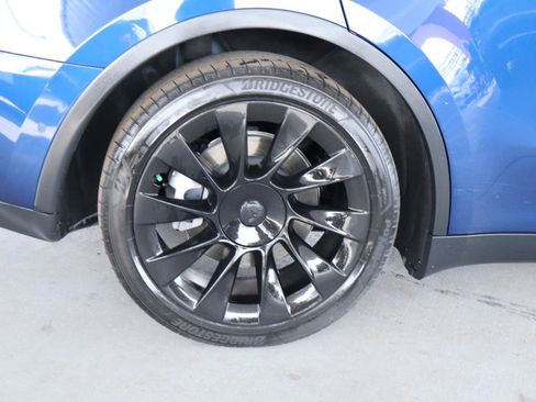 Used 2021 Tesla Model Y Long Range AWD/4WD image 5