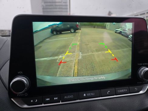 Used 2024 Nissan Sentra SV image 14