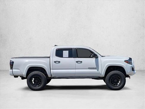 Used 2019 Toyota Tacoma TRD Sport w/ Technology Package RWD image 4