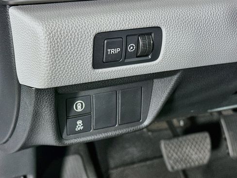 Used 2018 Honda Accord LX image 16
