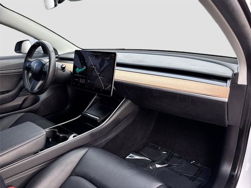 Used 2020 Tesla Model 3 RWD image 30
