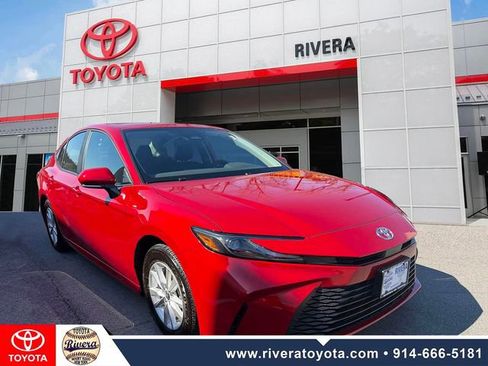 Certified 2025 Toyota Camry LE w/ Convenience Package image 2