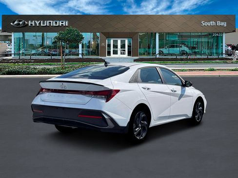 New 2026 Hyundai Elantra Sport image 7