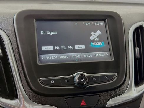 Used 2018 Chevrolet Equinox LT FWD image 14
