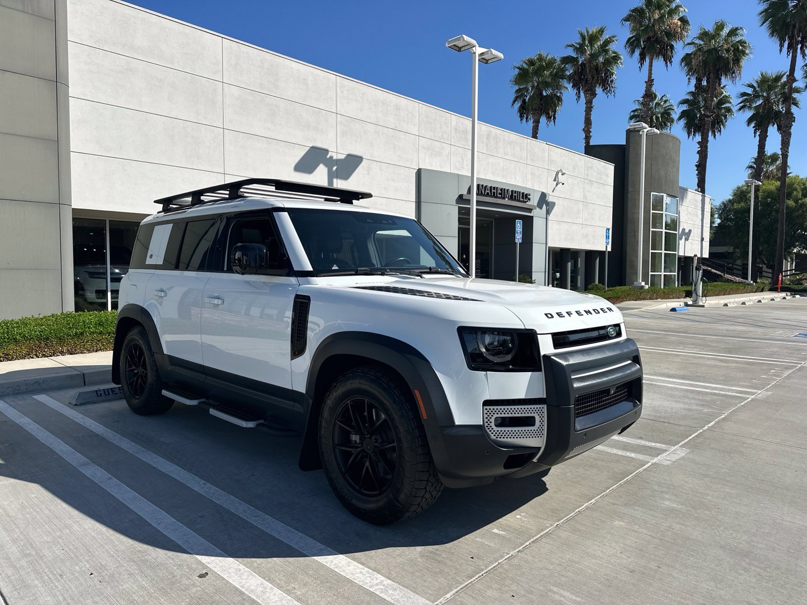 Used 2023 Land Rover Defender 110 S AWD/4WD image 2