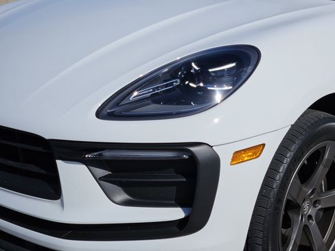 Used 2023 Porsche Macan Turbo image 12
