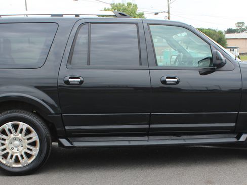 Used 2011 Ford Expedition EL Limited image 10