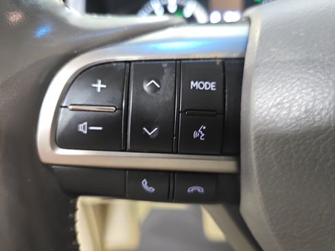 Used 2021 Lexus LX 570 4WD w/ Luxury Package image 14