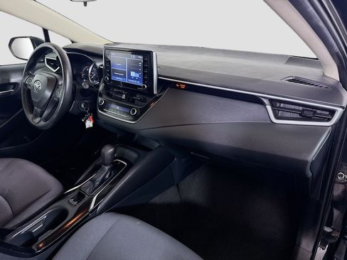 Used 2021 Toyota Corolla LE image 29