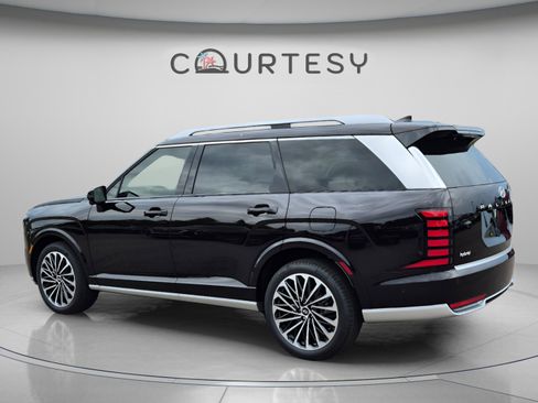 New 2026 Hyundai Palisade Calligraphy FWD image 3