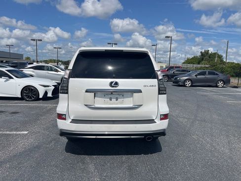 Used 2023 Lexus GX 460 Premium w/ Accessory Package AWD/4WD image 6