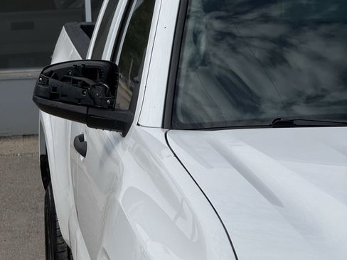 Used 2018 Toyota Tacoma SR RWD image 22