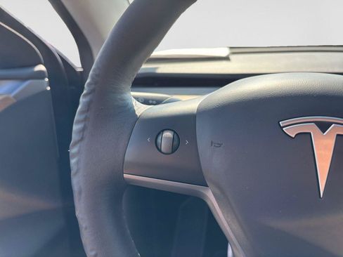 Used 2023 Tesla Model Y Long Range AWD/4WD image 26