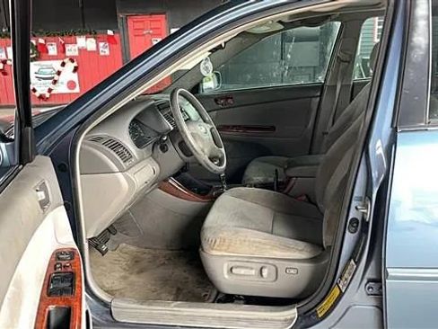 Used 2004 Toyota Camry LE image 4