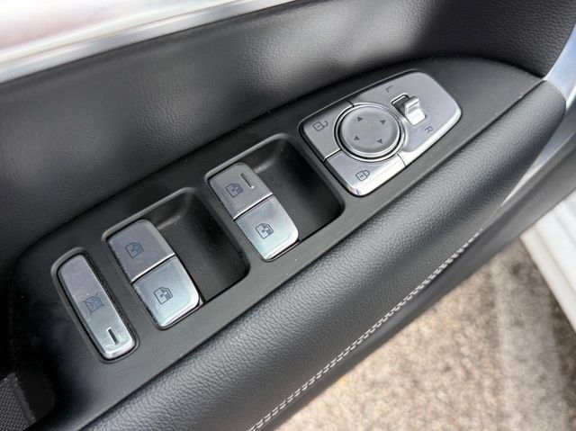 Used 2026 Genesis G70 2.5T RWD image 18