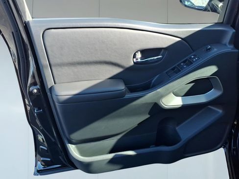 New 2026 Nissan Frontier SV w/ SV Convenience Package image 9