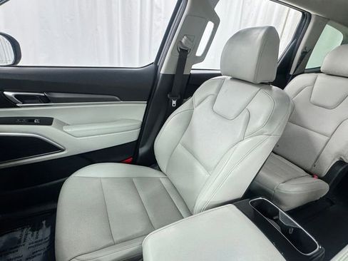 Used 2022 Kia Telluride S FWD image 13