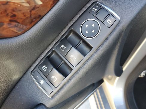 Used 2014 Mercedes-Benz C 250 Sedan image 26