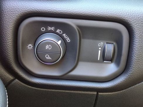 Used 2024 RAM 2500 Big Horn w/ Bed Utility Group image 20