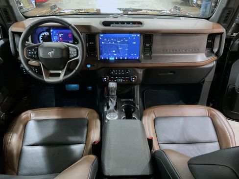 Used 2024 Ford Bronco Outer Banks w/ Sasquatch Package image 12