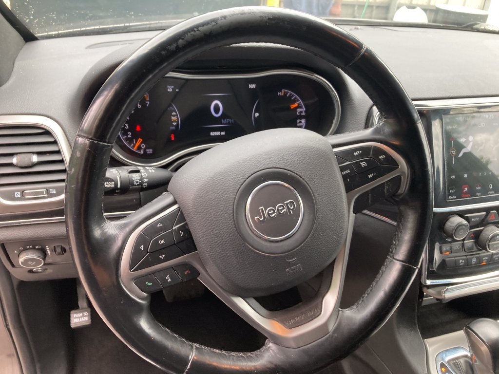 Used 2021 Jeep Grand Cherokee Limited AWD/4WD image 18