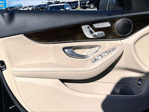 Used 2018 Mercedes-Benz C 300 4MATIC Sedan image 21