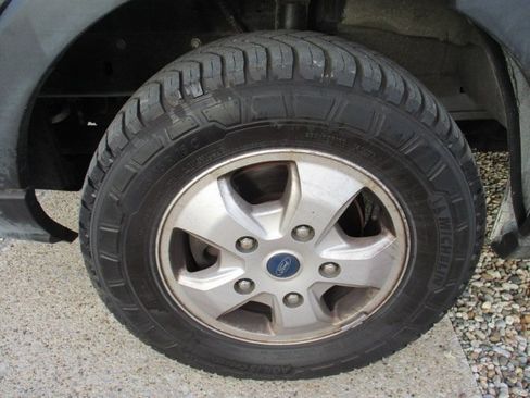 Used 2019 Ford Transit 250 130 Low Roof image 18