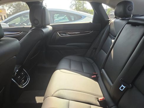 Used 2014 Cadillac XTS Luxury FWD image 7