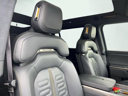 Used 2023 Rivian R1S Adventure image 47