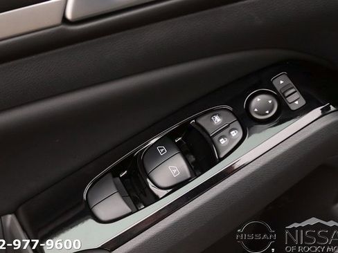 New 2025 Nissan Altima 2.5 SL image 11