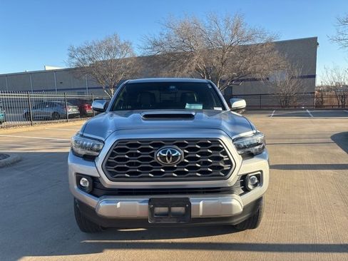 Used 2023 Toyota Tacoma TRD Sport image 2