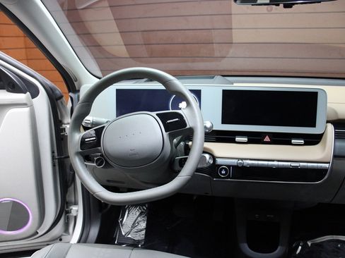 Used 2024 Hyundai Ioniq 5 Limited image 6