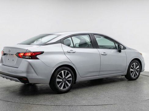 Used 2025 Nissan Versa SV image 9