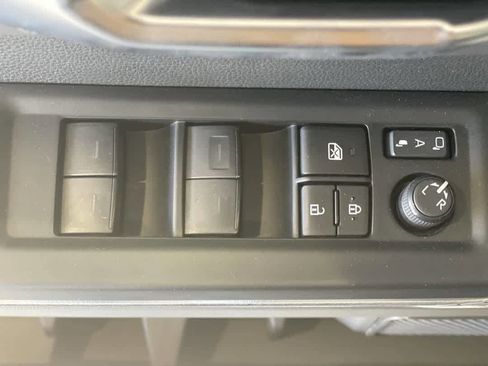 Used 2024 Toyota Tundra Platinum AWD/4WD image 16